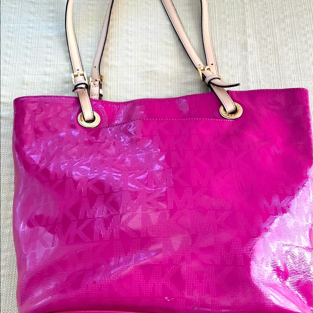 Beautiful pink MK bag. Patten leather.